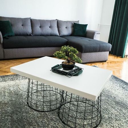 Tania Apartament Oradea Eksteriør billede