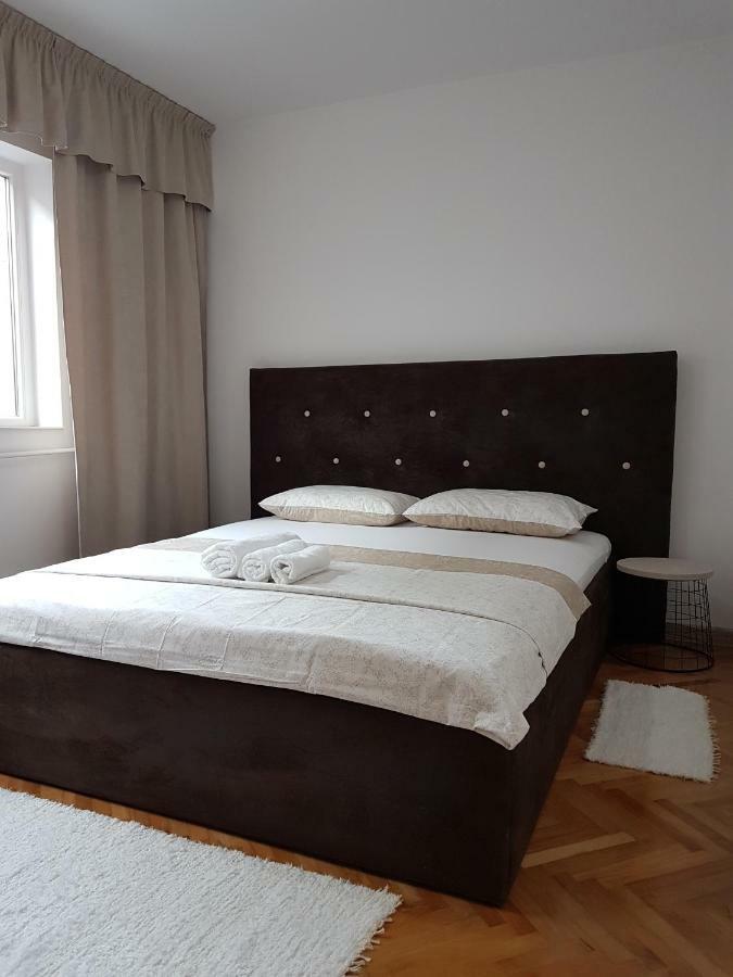 Tania Apartament Oradea Eksteriør billede