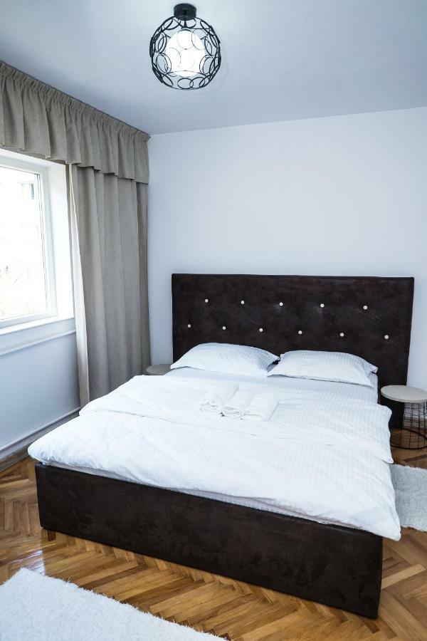 Tania Apartament Oradea Eksteriør billede